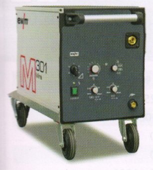 Сварочный полуавтомат EWM MIRA 301 M2.40 KGE 091-005182-00508(092-015246-00508) Сварочный полуавтомат EWM MIRA 301 M2.40 KGE 091-005182-00508(092-015246-00508) — изображение 1